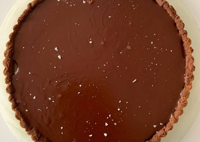 Recipe of Super Quick Homemade Salted Caramel Chocolate Tart