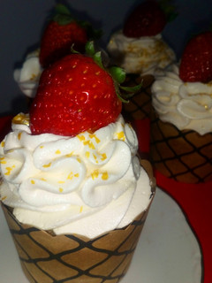 Una foto de Cupcakes de agua de azahar y esencia de algodón de azúcar