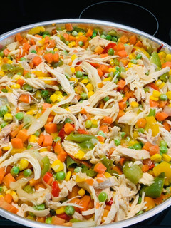 Una foto de Guisado De Pollo Con Vegetales (Para Tamales)