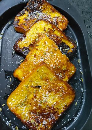 A picture of French toast.
