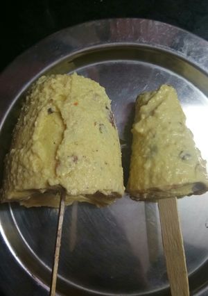 A picture of Kesar Dry Fruits Malai Kulfi.