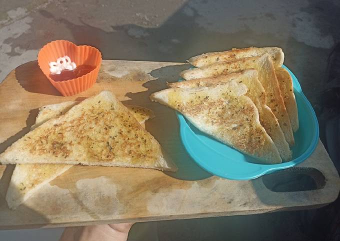 Resep Garlic Bread Roti Tawar (teflon) Oleh Septi ST - Cookpad