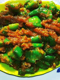 बेसन की मिर्ची (Besan ki mirchi recipe in Hindi) रेसिपी मुख्य फोटो