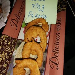 A picture of Potato Ring pakora.