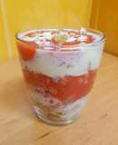 Mug cake de fresas y leche condensada