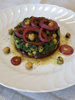 Foto di Ceci con verdure e cipolle caramellate