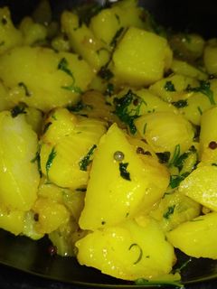 बटाट्याची भाजी रेसिपी चे मुख्य फोटो