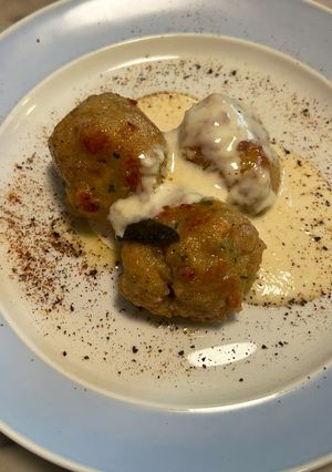 Foto di Canederli ripassati in padella 1 con crema di formaggio di malga