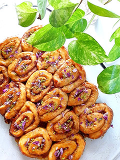 عکسی از دستور شیرینی رول دارچینی