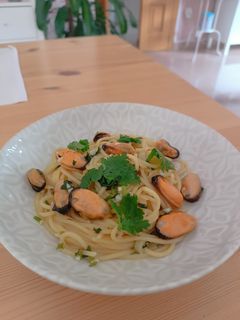 Una foto de Pasta con mejillones