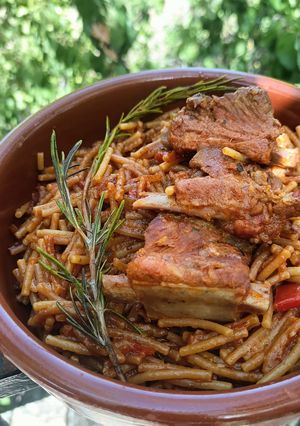 Una foto de Cazuela de Fideos con Costillas Adobadas