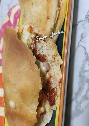 A picture of Pizza sandwich.