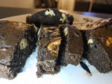 Brownie de algarroba y chocolate fit