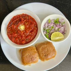 A picture of Healthy Pav Bhaji With Millet Pav.