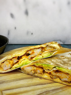 Una foto de Tortilla wrap hack de camarones