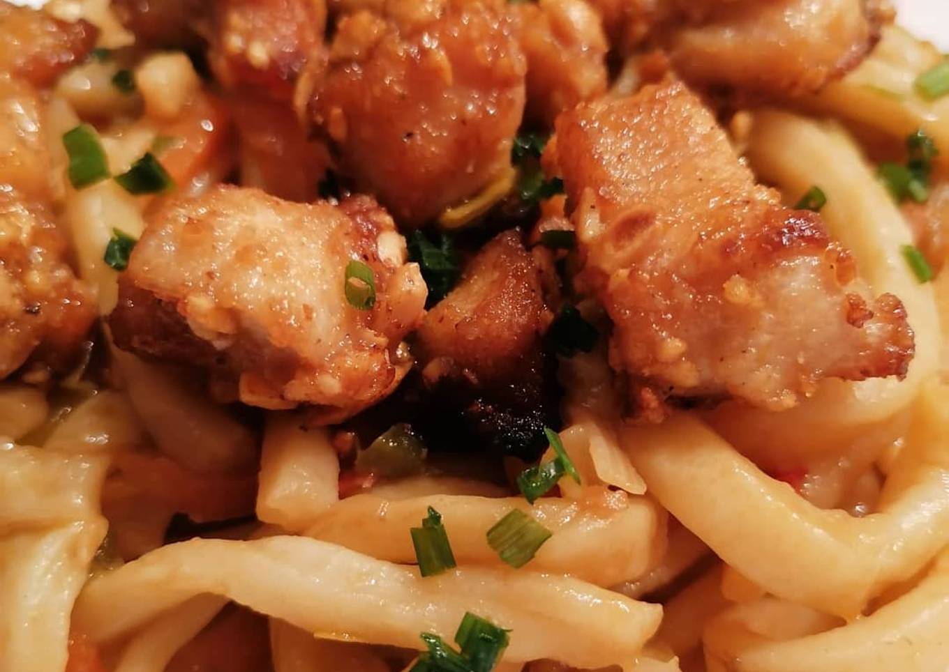 Yaki Udon au poulet sauté cacahuètes