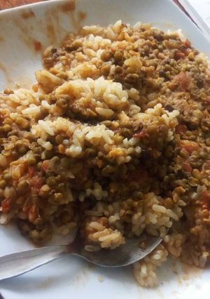 A picture of Ndengu with Rice.