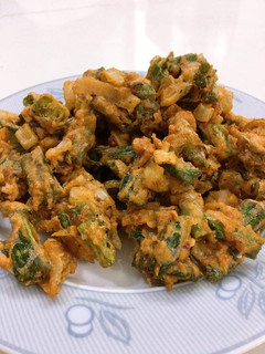 A picture of Spring Onion Pakoray.