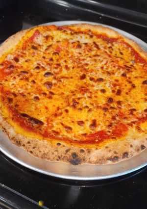 A picture of New York Style Pizza.
