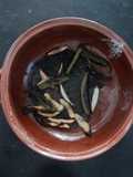Chiles toreados con cebolla asada