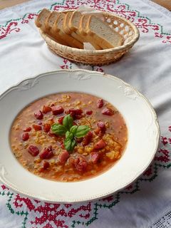 Paradicsomos vörös lencseleves recept fotója