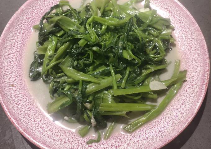 Sauteed Kangkong Recipe by Meme - Cookpad