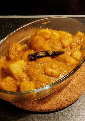 A picture of Niramish Gathi Kochur Torkari // Yum Curry.