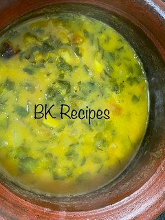 முருங்கைக்கீரை மிளகு குழம்பு🌿 (murungai keerai kulambu Recipe in Tamil) செய்முறை முக்கிய புகைப்படம்