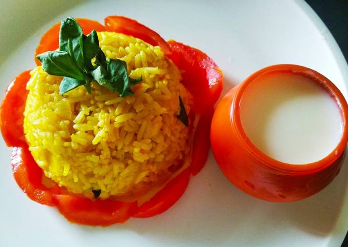 Masala tomato rice with mitha dahi