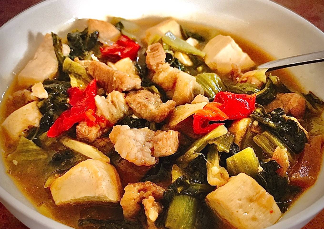 Babi Cah Sayur Asin dan Tahu