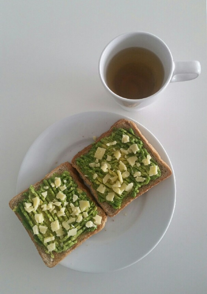 Una foto de Desayuno saludable con tostadas de aguacate