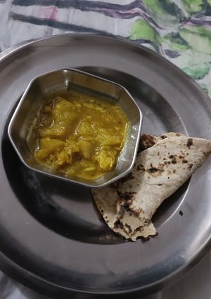 लौकी की सब्जी (lauki ki sabzi recipe in Hindi) रेसिपी मुख्य फोटो