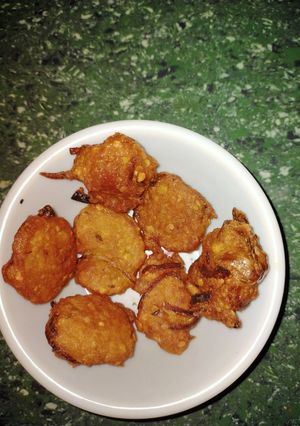 मसूर दाल की पकौड़ी (Masoor dal ki pakodi recipe in Hindi) रेसिपी मुख्य फोटो