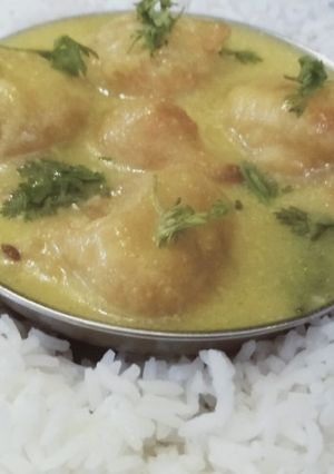 पकौड़े वाली कढी (Pakode wali kadhi recipe in Hindi) रेसिपी मुख्य फोटो