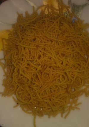 A picture of Sev bhujiya.