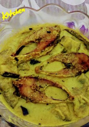 ইলিশ মাছের বেগুন দিয়ে ঝোল(ilish macher begun diye jhol recipe in Bengali) রেসিপির প্রধান ছবি