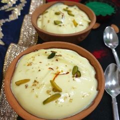 A picture of Thandai kesar shrikhand.