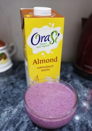 Una foto de Smoothie 🍹 🍒🍓