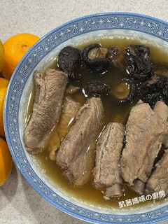 【電鍋版】香菇蒜味排骨湯 的食譜成品照片