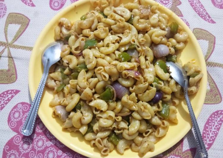 Recipe of Ultimate Macroni with homemade cream 😋