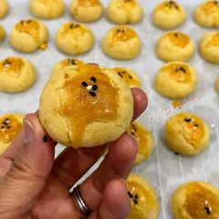 Salted Egg Yolk with Ground Almond Cookies A picture of Salted Egg Yolk with Ground Almond Cookies.