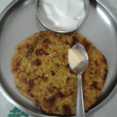 A picture of Makkai cauliflower roti.