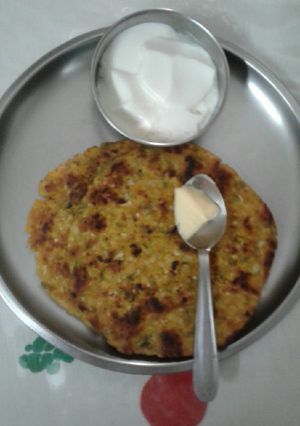 A picture of Makkai cauliflower roti.