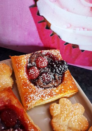 Une photo de Feuilletés gourmands aux fruits rouges et chocolat 😋