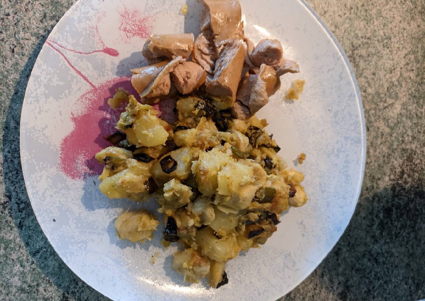 Poêlée de choux de Bruxelles, pommes de terre poivron et saucisse