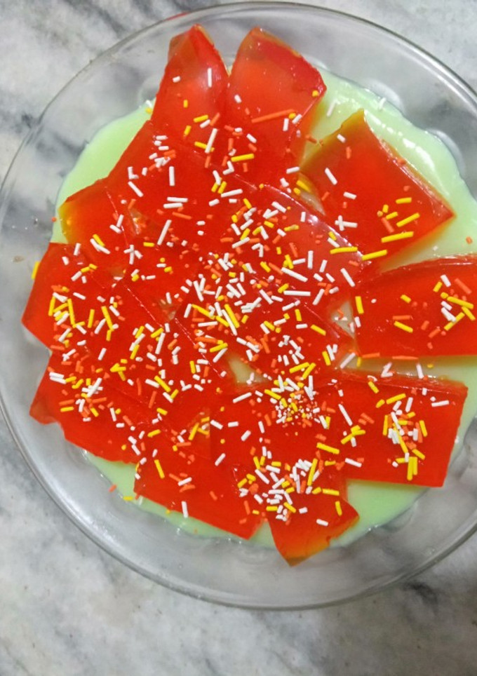 A picture of 3 layer simple custard.
