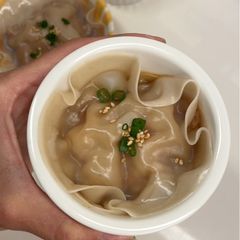 A picture of No-fold soup dumplings.