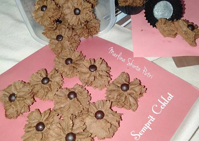 Kue semprit coklat renyah lembut