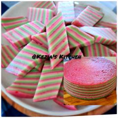 KUE LAPIS (Steamed Layer Cake) A picture of KUE LAPIS (Steamed Layer Cake).
