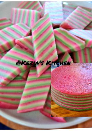 A picture of KUE LAPIS (Steamed Layer Cake).